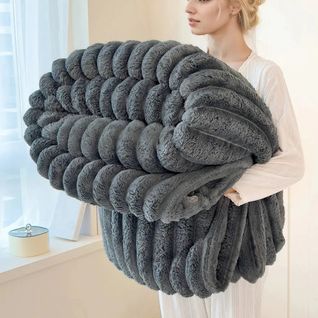 Warm and comfortable striped flannel blanket, faux rabbit fur blanket, soft and warm sofa blanket, ideal for napping, office use Watra