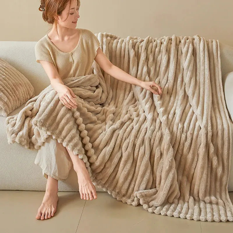 Warm and comfortable striped flannel blanket, faux rabbit fur blanket, soft and warm sofa blanket, ideal for napping, office use Watra